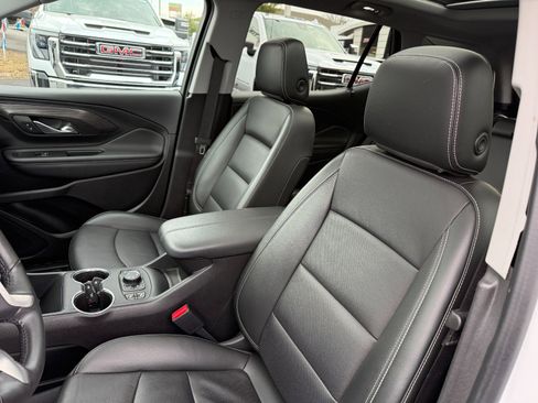 Used 2022 GMC Terrain SLT w/ Elevation Edition image 14