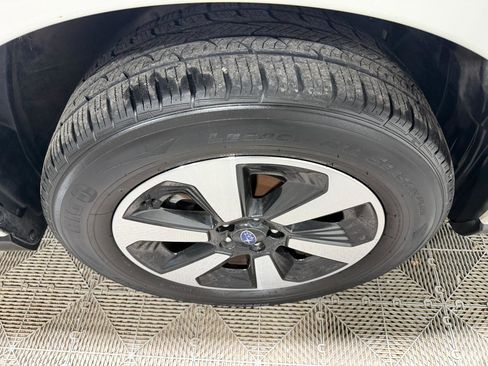 Used 2018 Subaru Forester 2.5i Premium AWD/4WD image 11