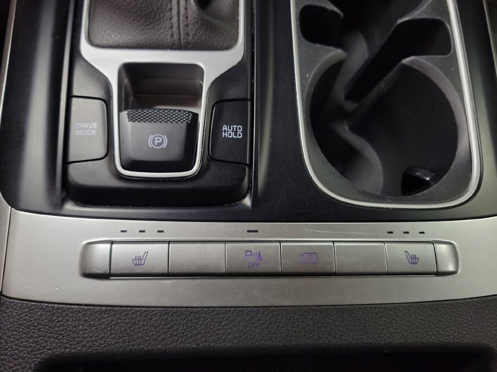 Used 2023 Kia Carnival LX FWD image 20