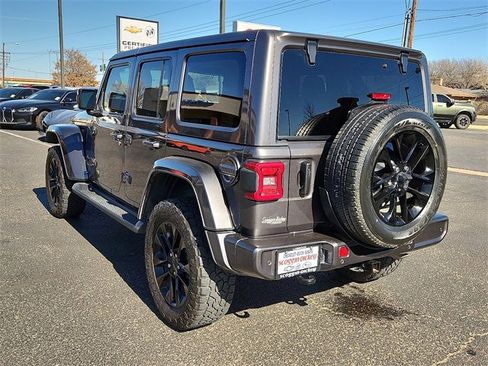Used 2021 Jeep Wrangler Unlimited Sahara image 3