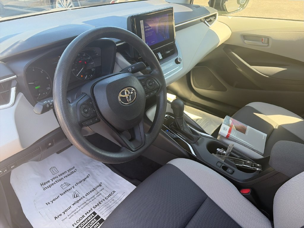 Used 2024 Toyota Corolla LE FWD image 11