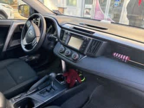 Used 2018 Toyota RAV4 LE image 16