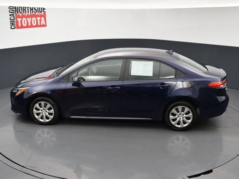 Used 2025 Toyota Corolla LE FWD image 17