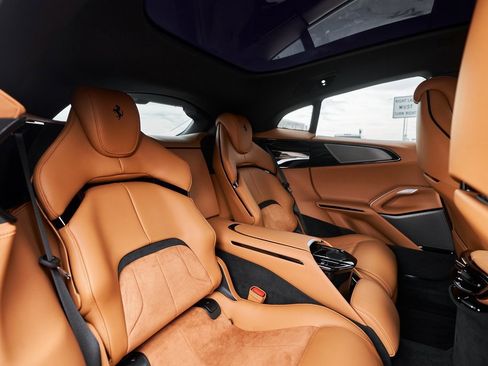 Used 2025 Ferrari Purosangue image 50