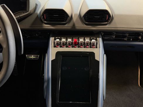 Used 2021 Lamborghini Huracan EVO image 26