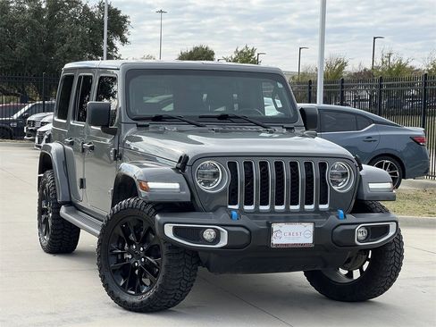 Used 2022 Jeep Wrangler Unlimited Sahara w/ Cold Weather Group image 2