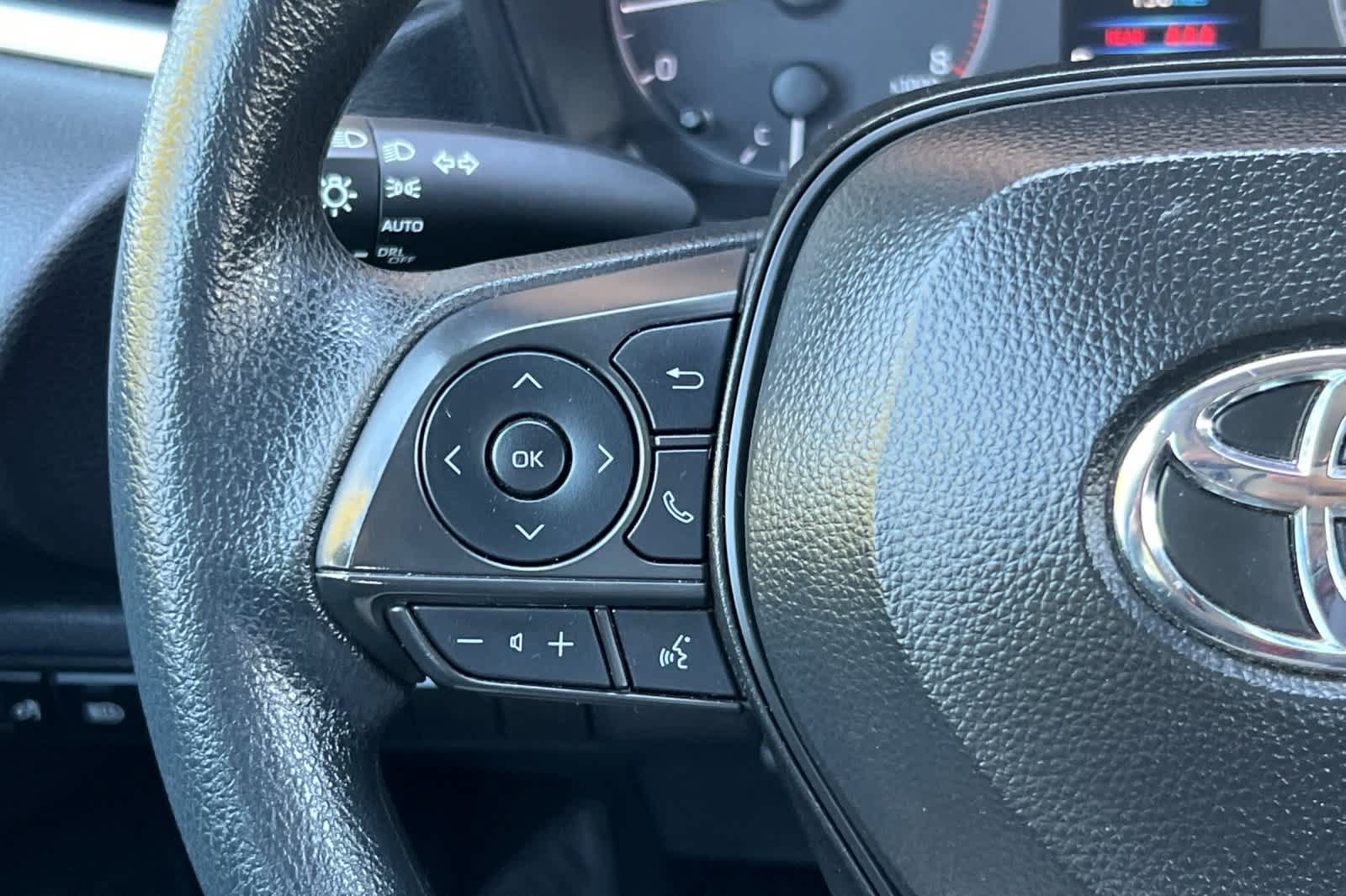 Certified 2025 Toyota Corolla LE FWD image 23