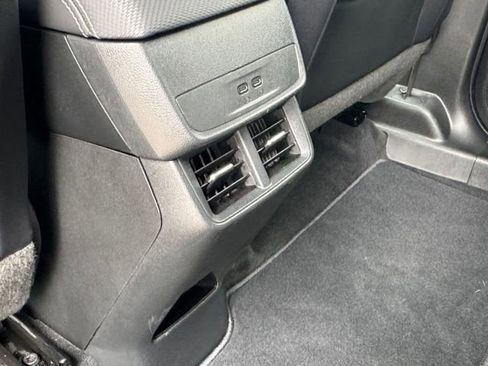 Certified 2026 Chevrolet Equinox LT w/ Convenience Package II FWD image 30
