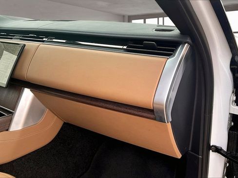 Used 2025 Land Rover Range Rover Autobiography image 16