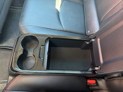 Used 2018 Toyota Prius Prime Premium image 36