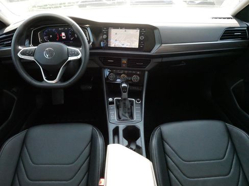 Certified 2023 Volkswagen Jetta SEL FWD image 7