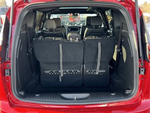 New 2026 Chrysler Pacifica Select image 35