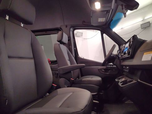 New 2026 Mercedes-Benz Sprinter 2500 image 28