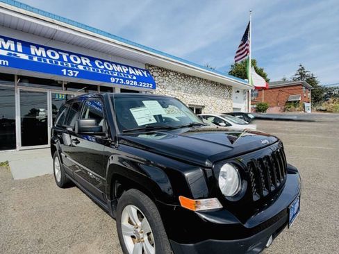 Used 2016 Jeep Patriot Sport w/ Power Value Group AWD/4WD image 2