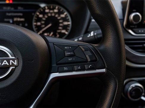 Used 2023 Nissan Altima 2.5 SV image 13