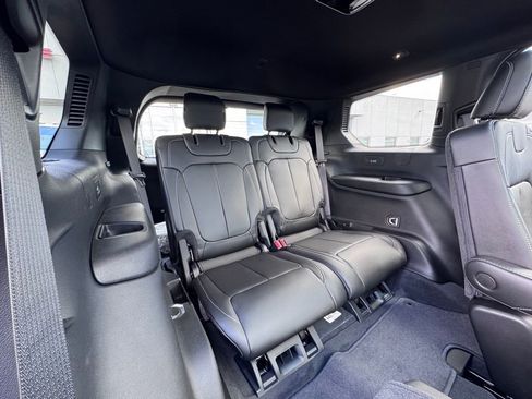 New 2025 Jeep Grand Cherokee L Limited w/ Black Appearance Package image 23