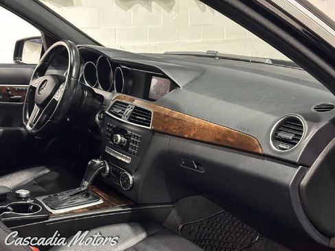 Used 2014 Mercedes-Benz C 300 4MATIC Sedan image 17