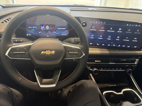 New 2027 Chevrolet Traverse LT w/ Driver Confidence Package FWD image 16