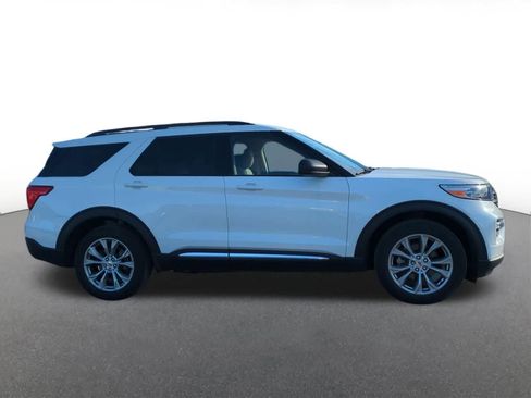 Used 2023 Ford Explorer XLT w/ Equipment Group 202A AWD/4WD image 7