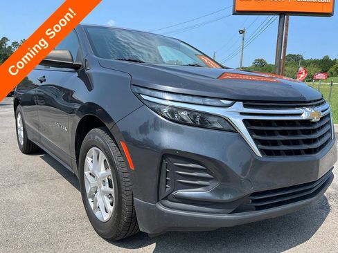 Used 2022 Chevrolet Equinox LS FWD image 2