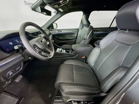 New 2025 Jeep Grand Cherokee L Overland w/ Luxury Tech Group IV image 20