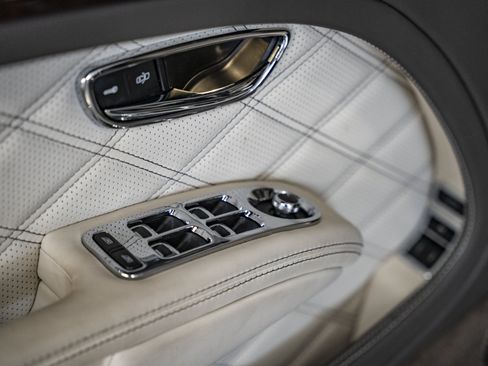 Used 2013 Bentley Mulsanne RWD image 27