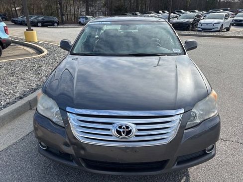 Used 2010 Toyota Avalon Limited image 3