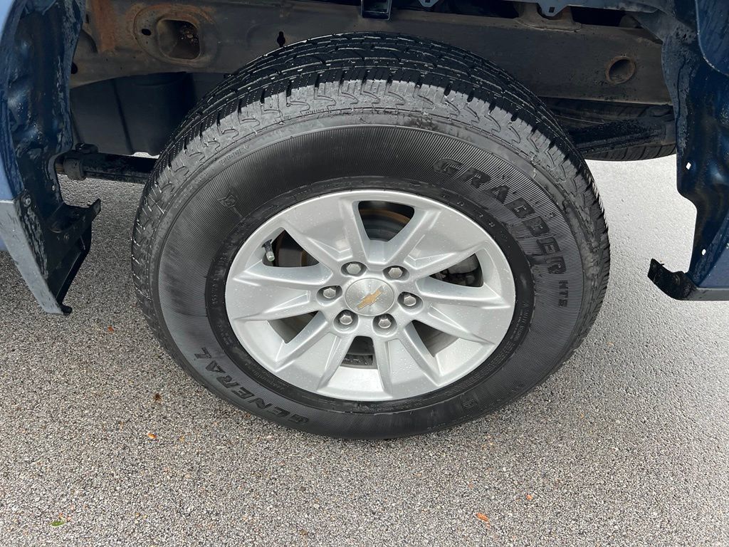 Used 2024 Chevrolet Silverado 1500 LT AWD/4WD image 14