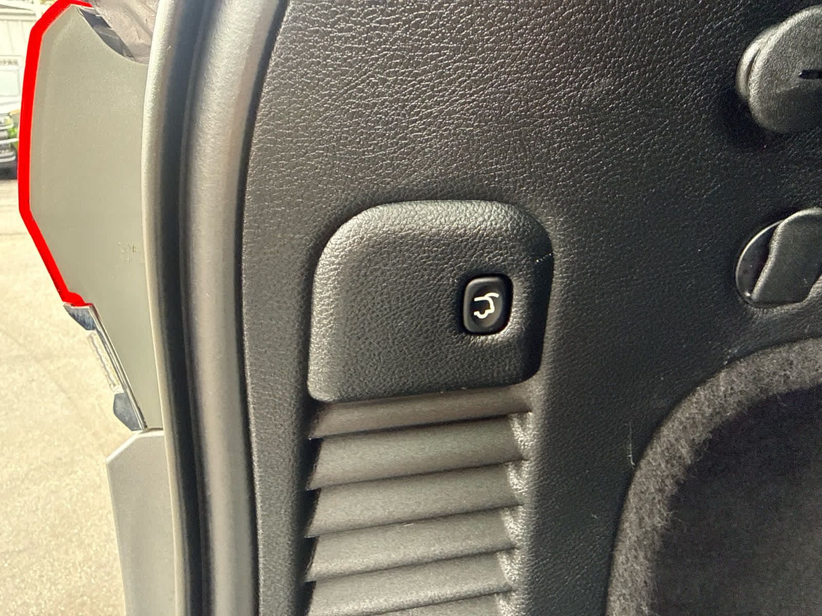 Used 2020 Jeep Grand Cherokee Overland AWD/4WD image 17