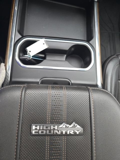 Used 2024 Chevrolet Silverado 2500 High Country w/ Technology Package AWD/4WD image 31