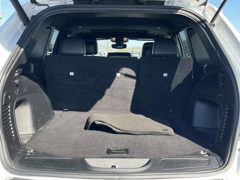 Used 2022 Jeep Grand Cherokee Limited image 21