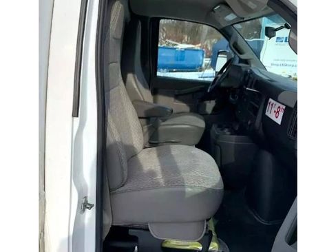Used 2016 Chevrolet Express 3500 image 12