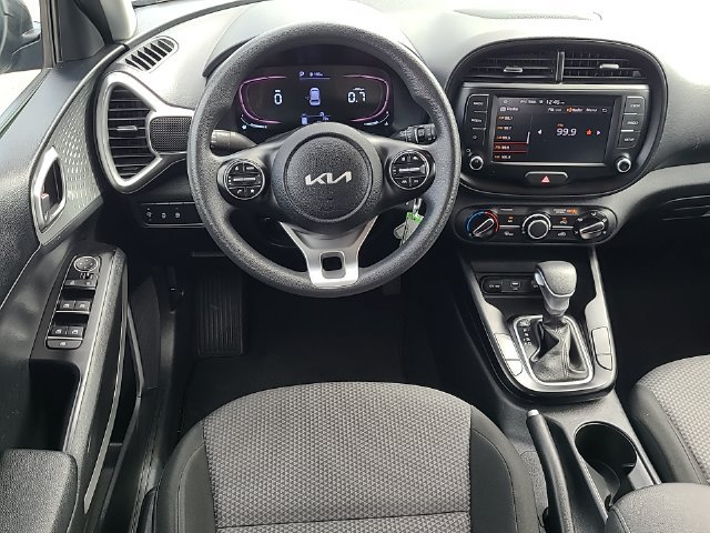 Used 2024 Kia Soul LX w/ LX Technology Package FWD image 24