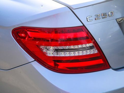 Used 2013 Mercedes-Benz C 250 Sedan image 8