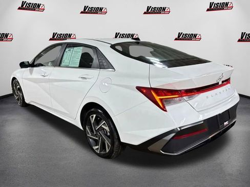 Used 2024 Hyundai Elantra SEL w/ Convenience Package image 7