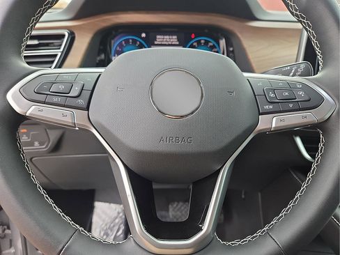 New 2026 Volkswagen Atlas SE image 25