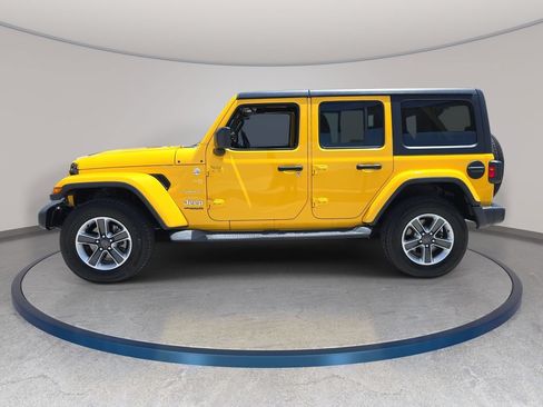 Used 2019 Jeep Wrangler Unlimited Sahara AWD/4WD image 9