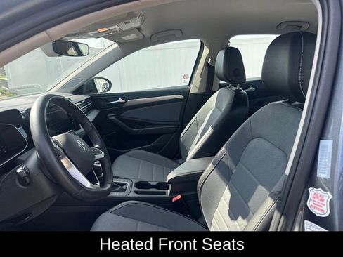 Used 2025 Volkswagen Jetta SE image 11