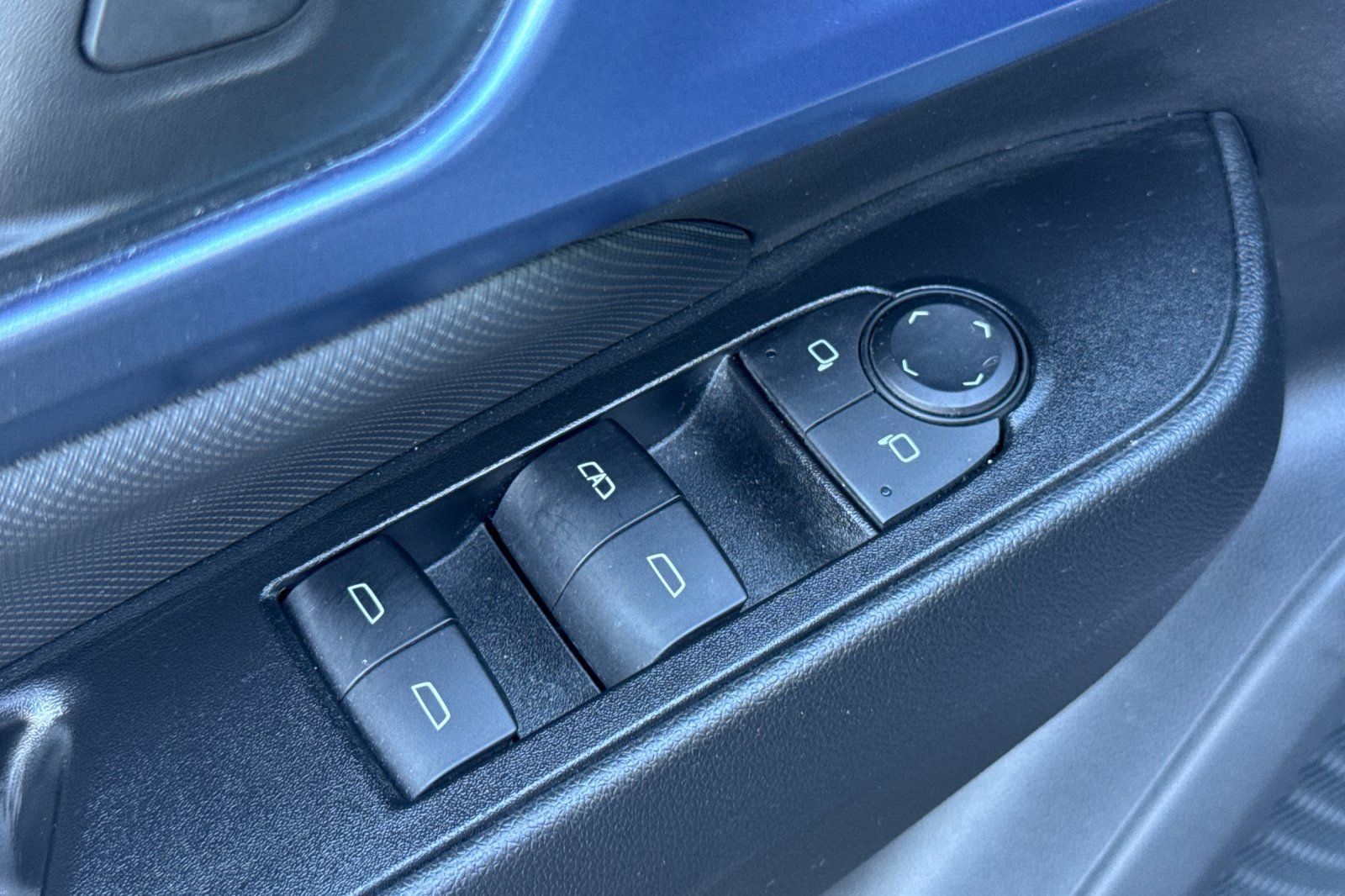 Used 2024 Chevrolet Equinox EV LT w/ LPO, All-Weather Mat Package FWD image 13