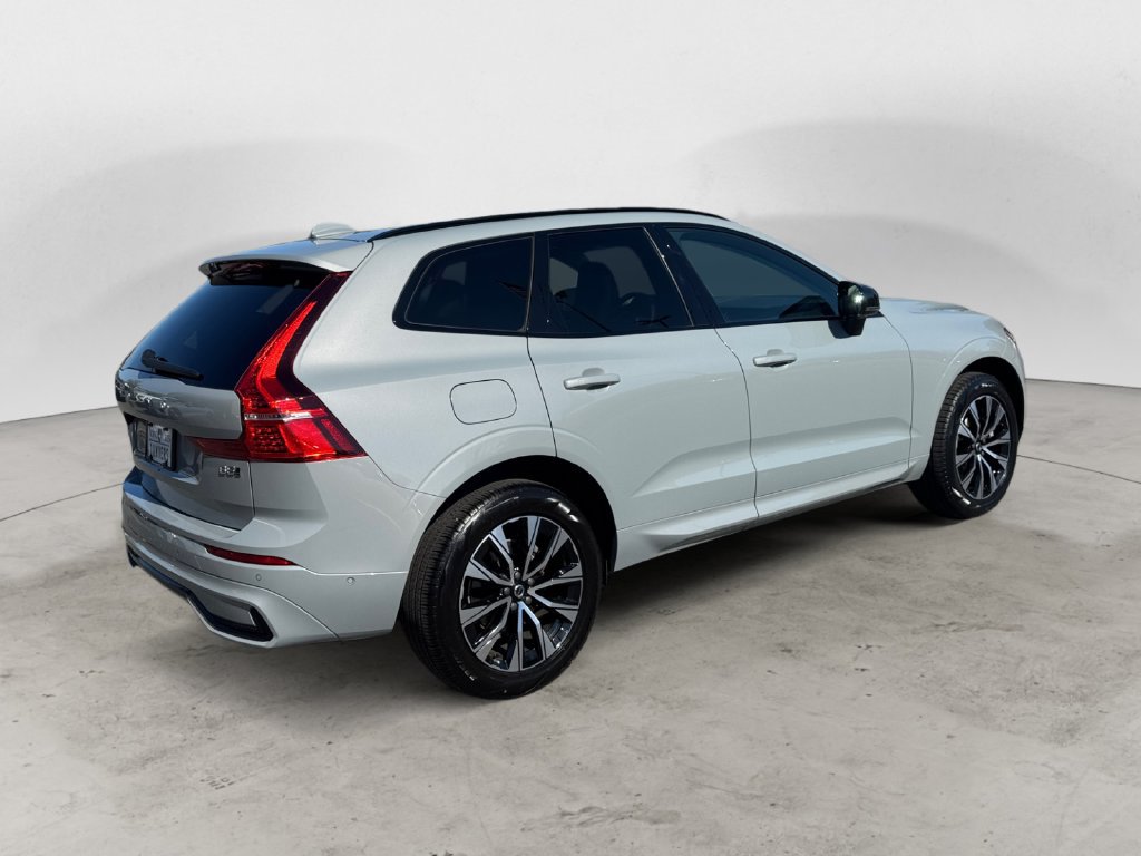 Certified 2024 Volvo XC60 B5 Plus AWD/4WD image 7