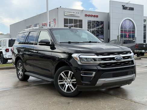 Used 2024 Ford Expedition Limited RWD image 2