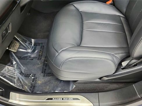 Used 2025 Land Rover Range Rover Sport Dynamic SE image 33