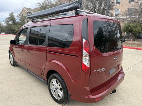 Used 2020 Ford Transit Connect XLT image 5