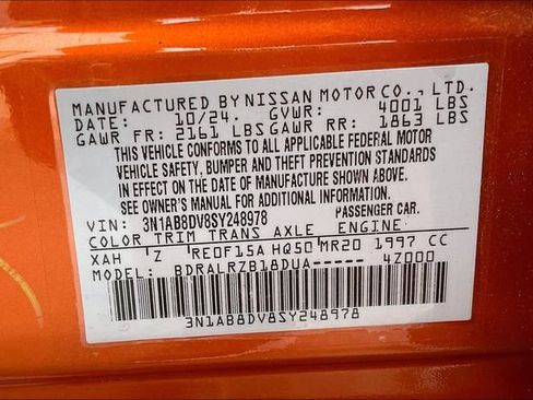 Certified 2025 Nissan Sentra SR FWD image 33