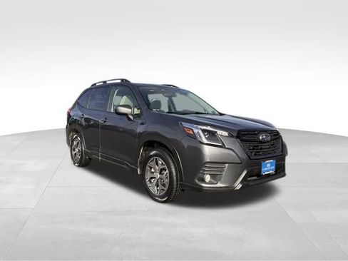Used 2022 Subaru Forester Premium image 3