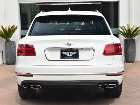 Used 2019 Bentley Bentayga V8 image 10