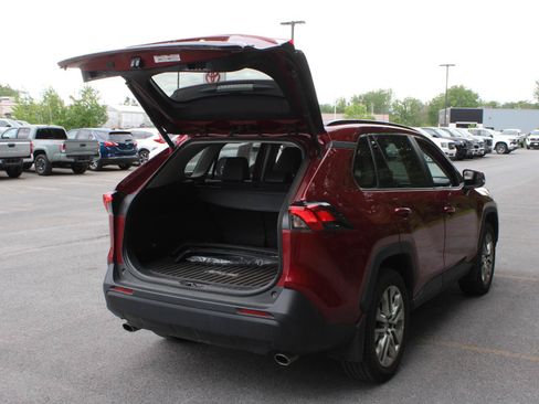 Used 2023 Toyota RAV4 XLE Premium AWD/4WD image 7