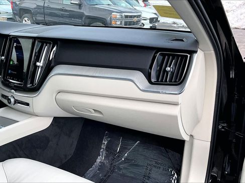 Certified 2023 Volvo XC60 B5 Plus w/ Protection Package Premier image 18