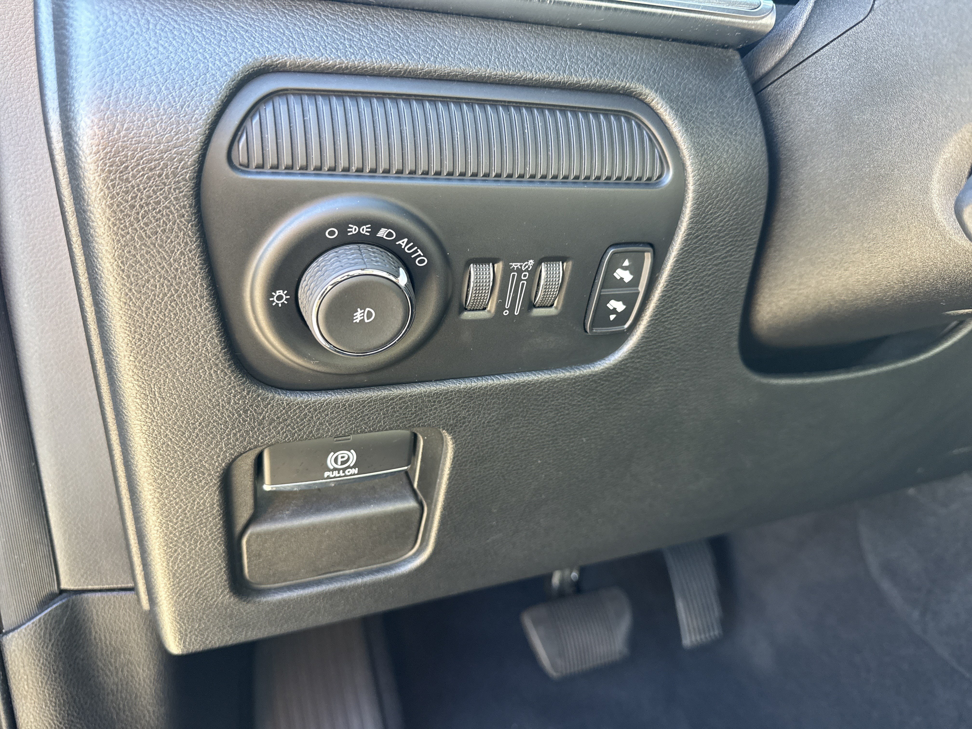 Used 2023 Jeep Wagoneer Series II AWD/4WD image 31