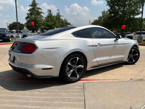 Used 2019 Ford Mustang Coupe RWD image 6